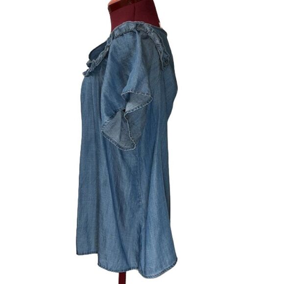 LC Lauren Conrad Blue Chambray Ruffled Pintuck Cold Shoulder Top Size XL NWOT - Picture 5 of 11